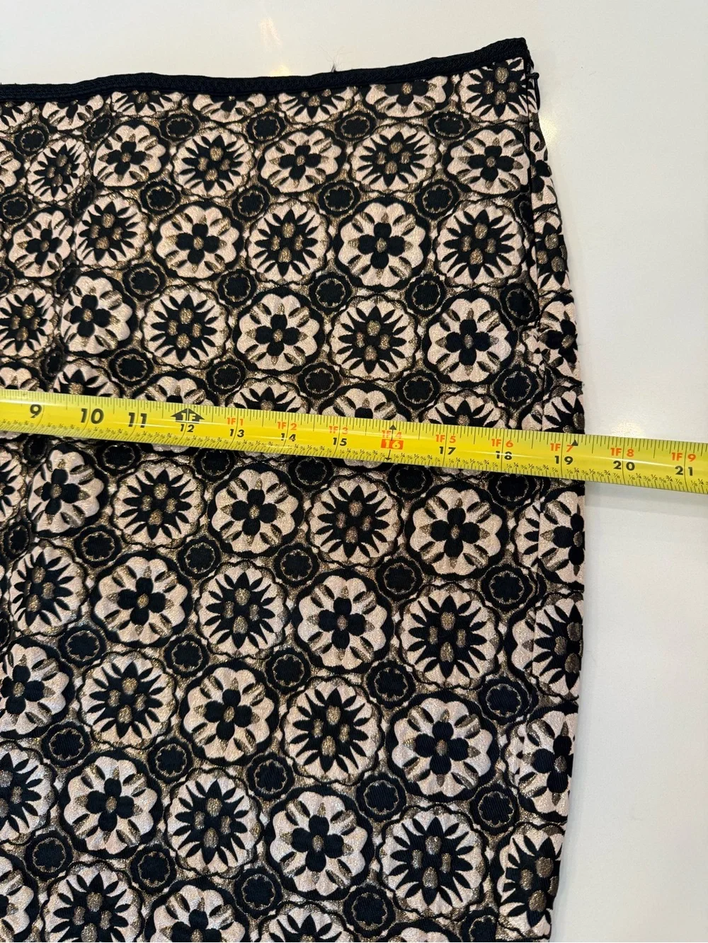 Max Studio Black Floral Pattern Pencil Skirt on  W/ Metallic Gold Sheen
